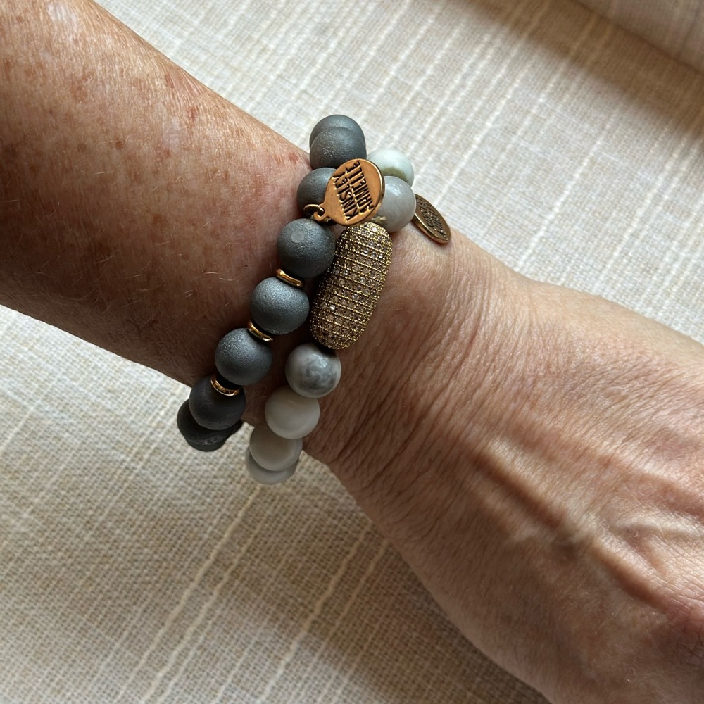 Kinsley Armelle Gray and Gold Beaded Bracelet Set